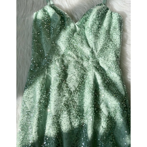 Dress the Population Green Sequin Dress 💚 - Picture 8 of 8